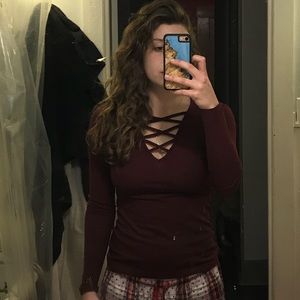 Criss cross maroon top